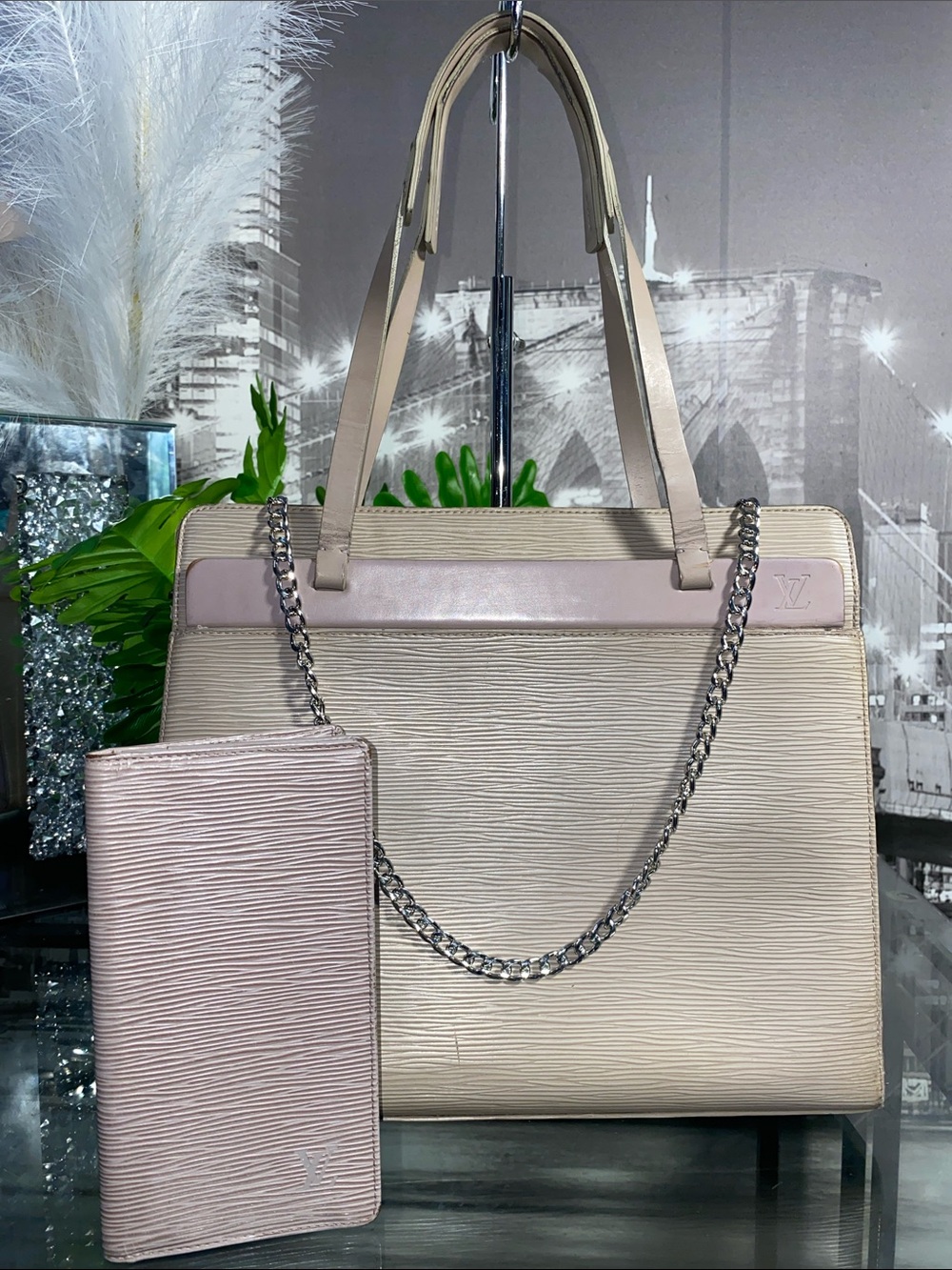 Authentic Rare Louis Vuitton Epi Leather Tote and Wallet Bundle